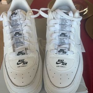 Nike air force one Barely worn size 6 1/2 kids, black and white